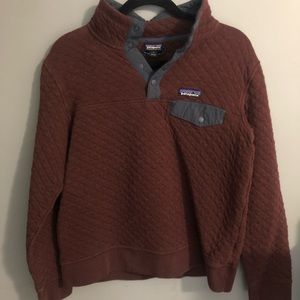 Quilted maroon Patagonia quarter zip